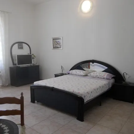 Efisio Guest house *